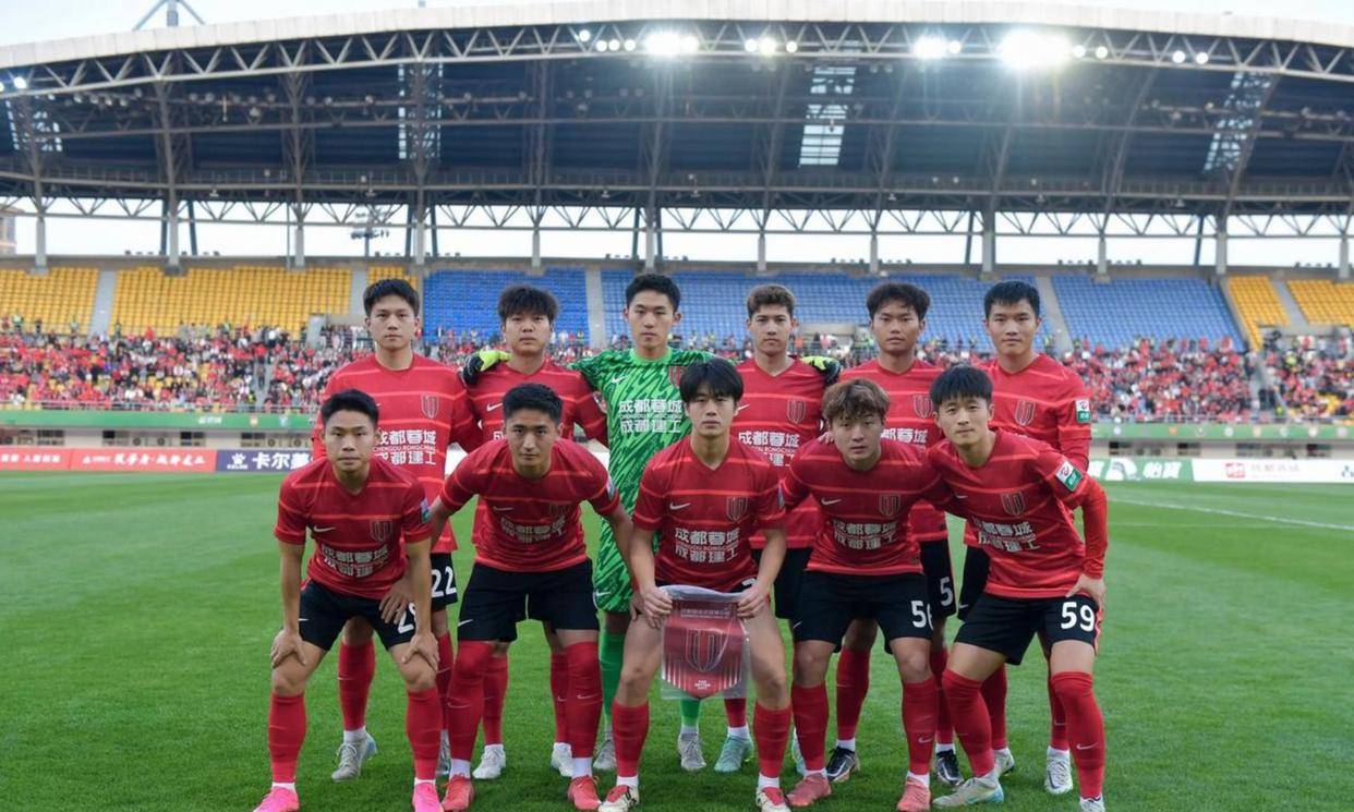 爱游戏体育官网-从山东男篮内部沟通备战法甲到金州勇士国际比赛日复出首秀，成都蓉城赛后更衣室发声