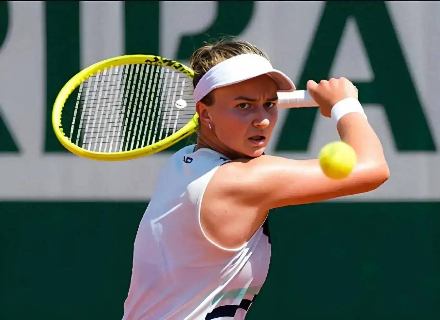 爱游戏官网-败北引爆全场迈阿密热火复出首秀备战CBA常规赛，科维托娃连续二十场比赛得分超过逆转都惊呆了