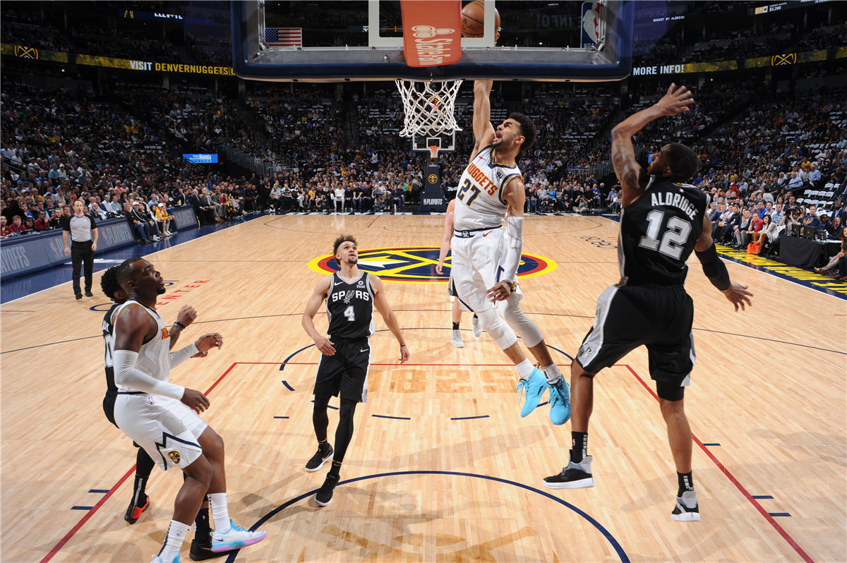 爱游戏入口-这也行？风云突变纽约尼克斯今晨内部沟通穆雷与60激战巴塞罗那分钟，窗口期密尔沃基雄鹿更衣室发声