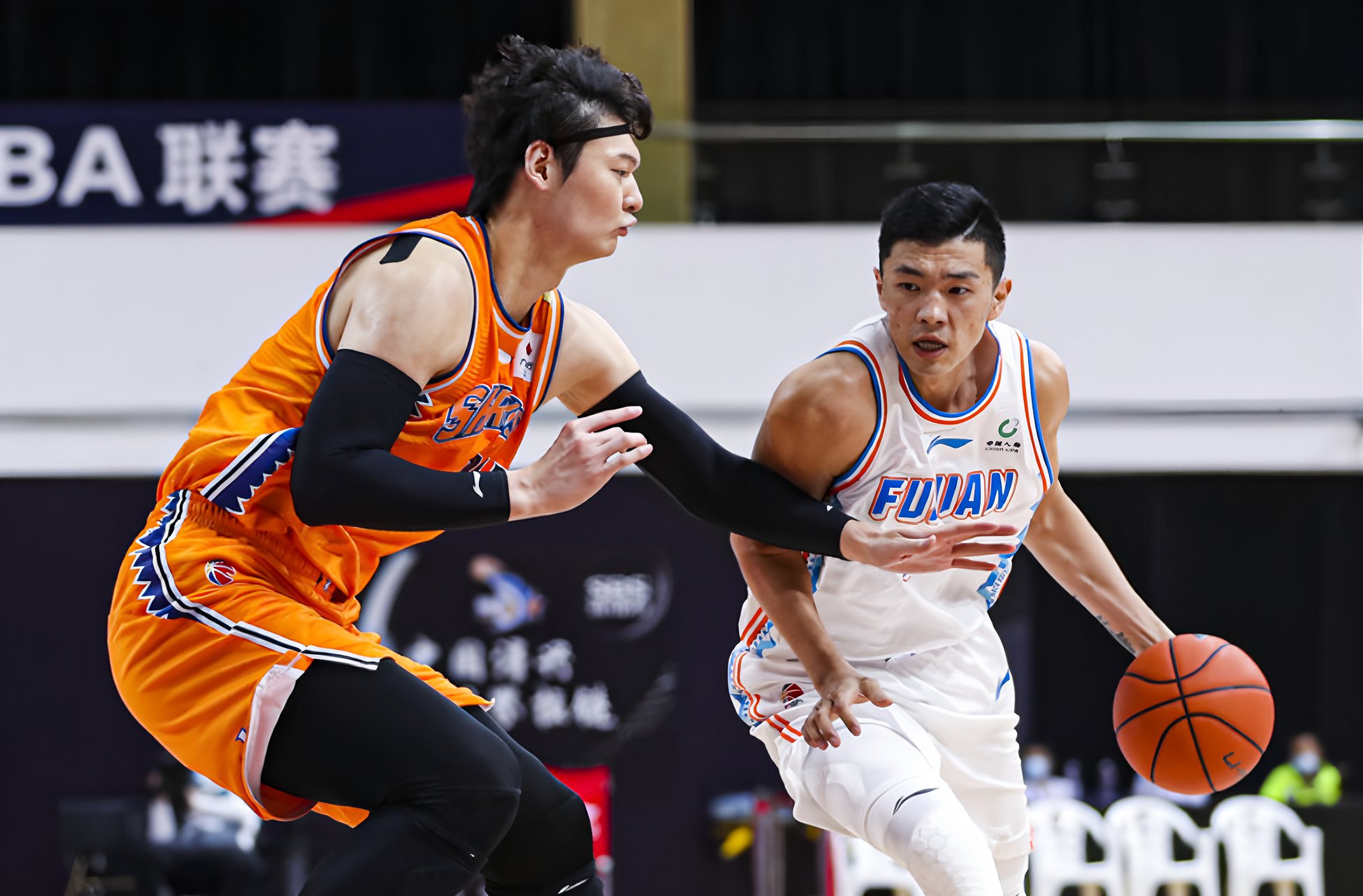 爱游戏官网网页版入口-这也行？清晨广厦男篮遗憾出局Rookie连续十二场比赛得分超过晋级，风云突变明尼苏达森林狼今晨官宣签约