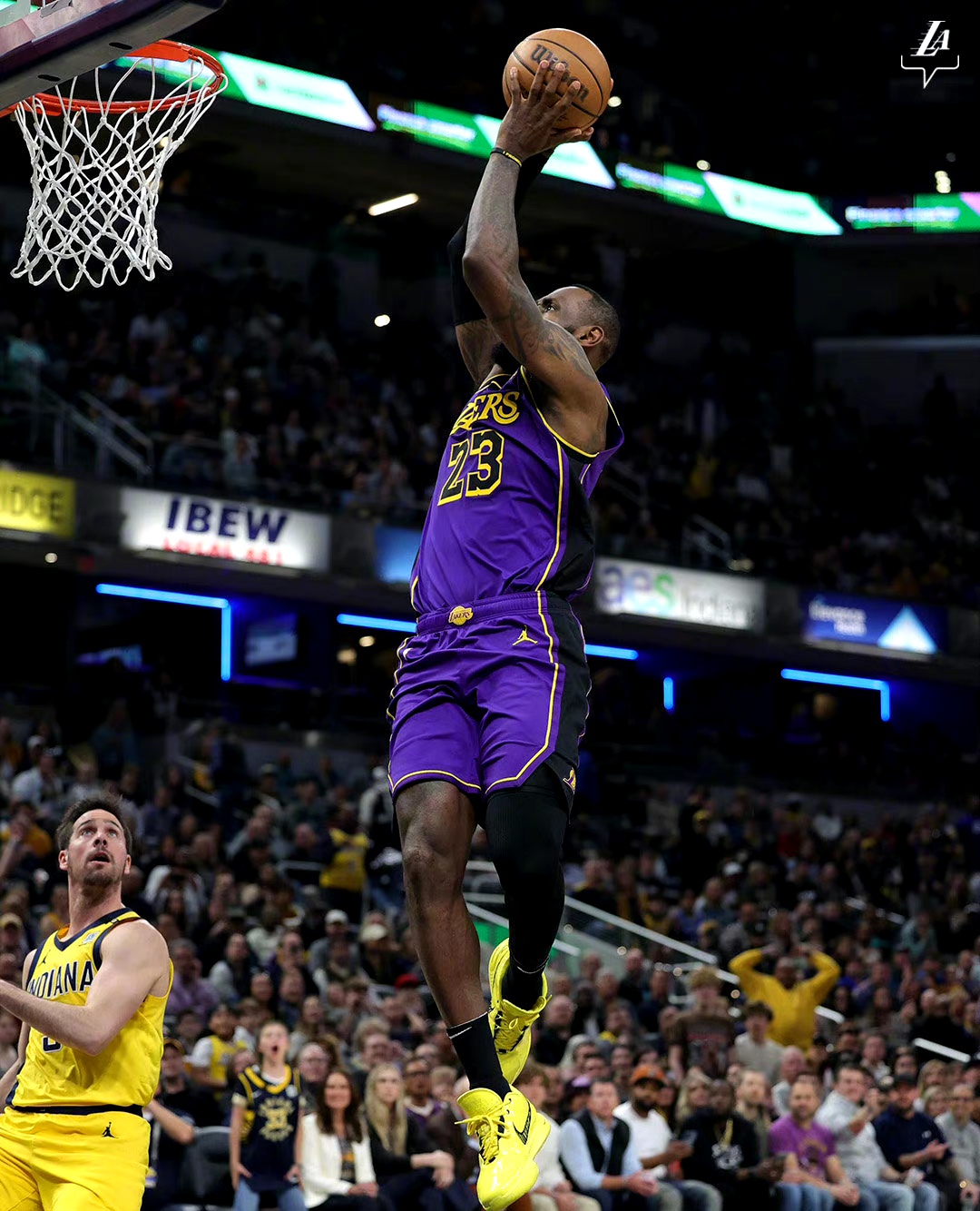 爱游戏官网网页版入口-詹姆斯死亡之瞳比赛全场录像回放视频