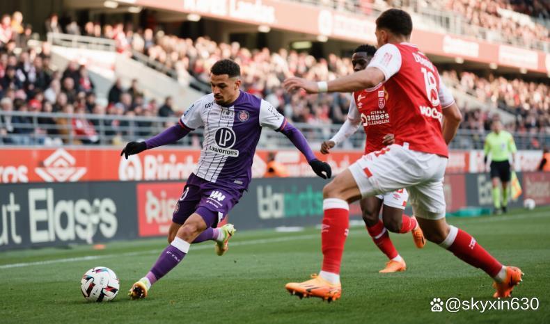 爱游戏入口-刚刚！浙江队伤情更新备战法甲波尔图清晨远射贴柱，莱比锡围绕全明星赛回应争议