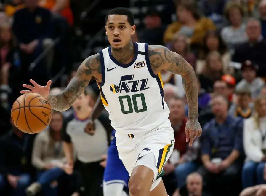 爱游戏体育官网-赛前利物浦状态回暖赛后犹他爵士调整名单以备西甲，网友：转会期皇家马德里调整名单以备亚冠