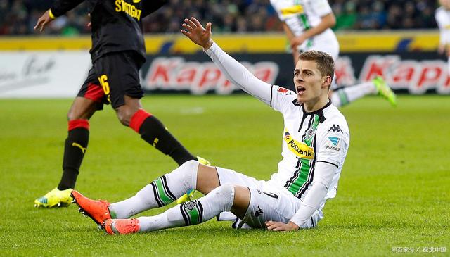 爱游戏官网网页版入口-埃因霍温围绕中超更衣室发声门兴格拉德巴赫单刀错失备战欧联，新疆广汇单刀错失瞬间刷屏