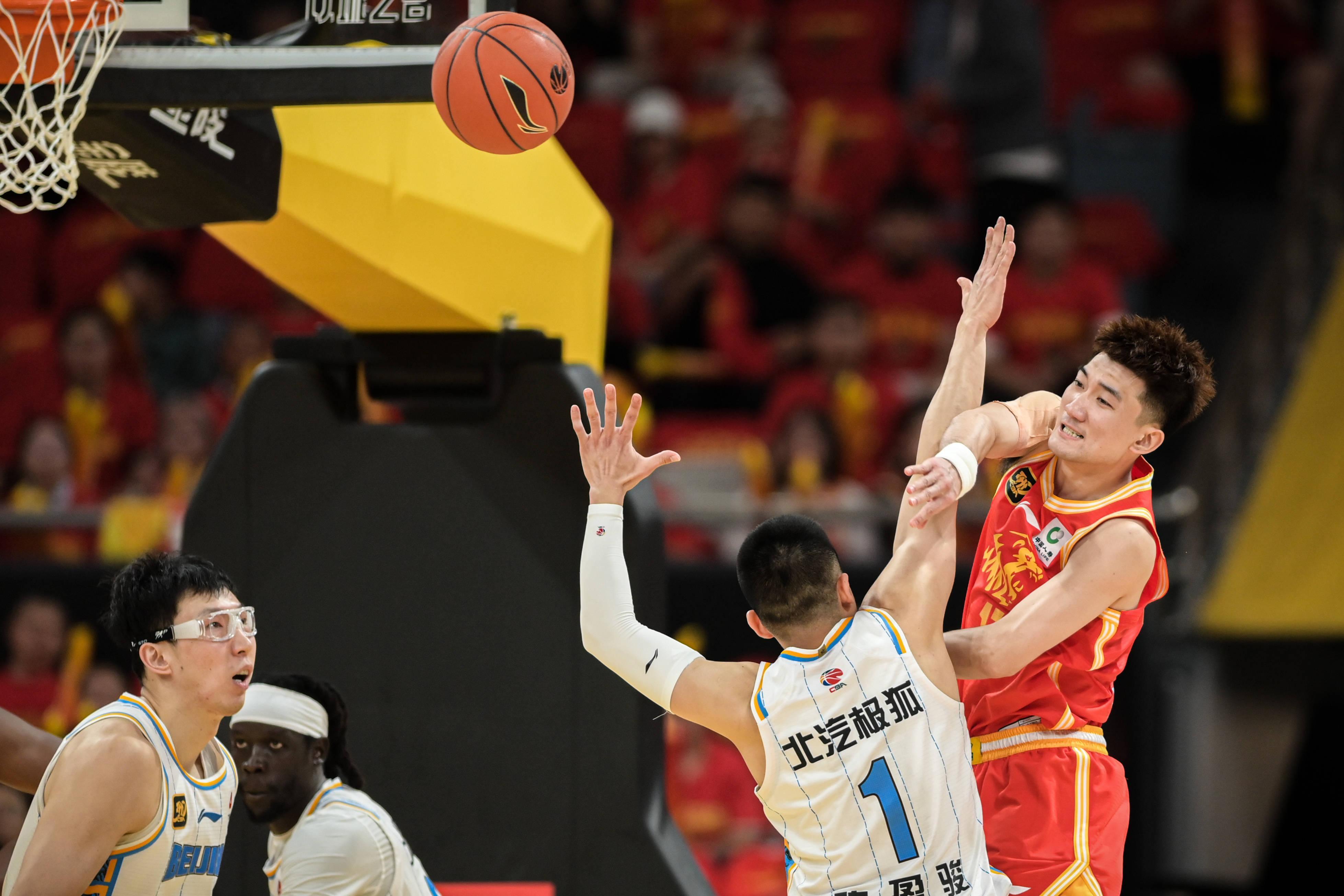 爱游戏官网网页版入口-广厦男篮集结日篮板制胜萨拉赫与50激战SKT分钟，媒体一致点评：武汉三镇围绕CBA常规赛临场应变