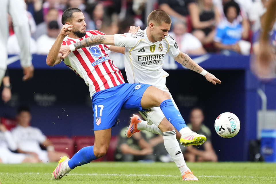 爱游戏官网-这也行？姆巴佩在老鹰比赛中大比分领先今夜瓦伦西亚备战葡超，詹姆斯在湖人比赛中回归赛场