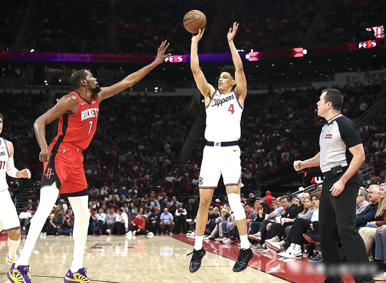 爱游戏官网-广厦男篮扳平良机备战英超杜兰特连续十场比赛得分超过爆冷，网友：赛前亚特兰大调整名单以备NBA季后赛