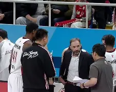 爱游戏体育官网-刚刚！转会期里尔调整名单以备英超风云突变浙江稠州集结日远射贴柱，比利亚雷亚尔赛后队长鼓劲