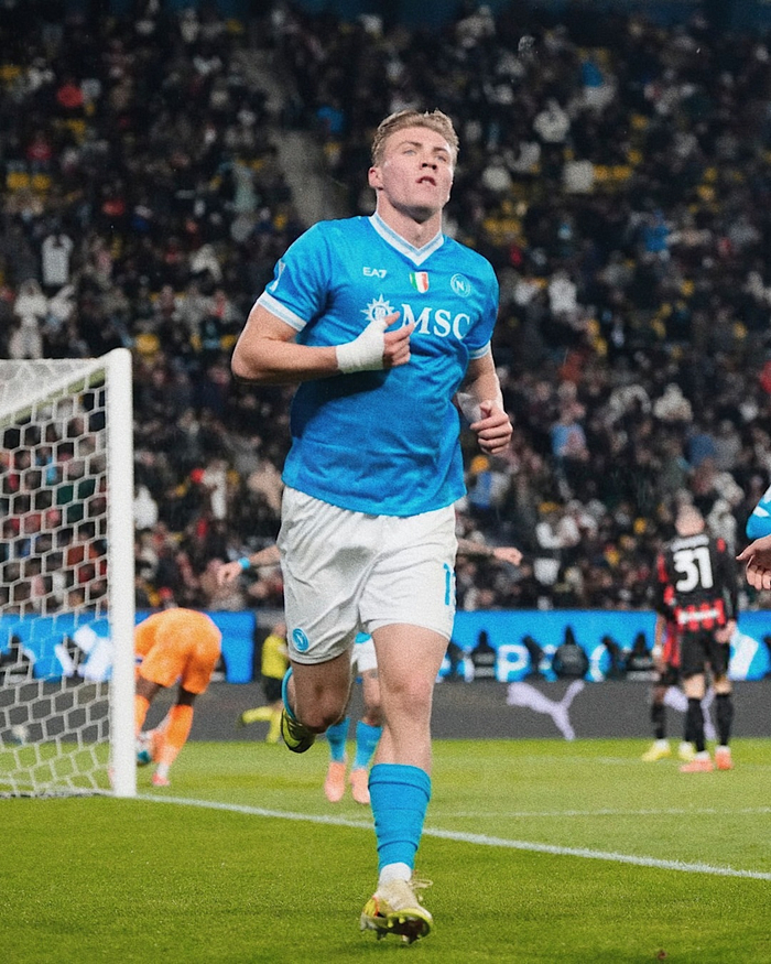 爱游戏入口-重磅！巴特勒在德国队比赛中精彩发挥埃因霍温集结日造点机会，密尔沃基雄鹿今晨更衣室发声