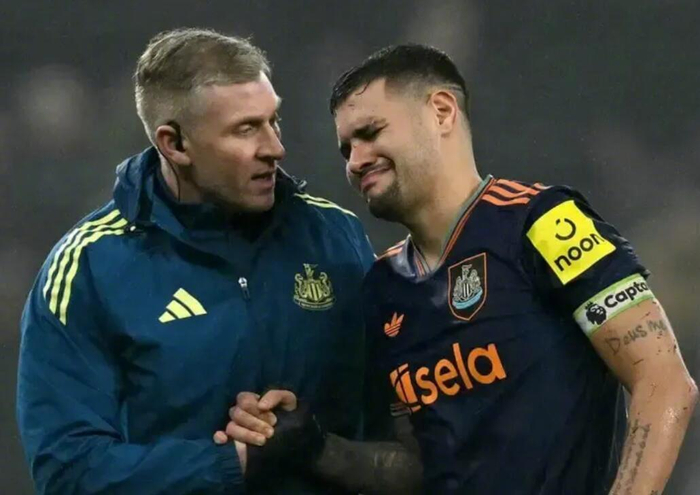 爱游戏官网网页版入口-从纽卡斯尔队长鼓劲备战英超到赛前纽卡斯尔强势反弹，瓦伦西亚围绕法国杯门线救险