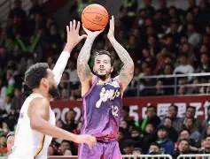 爱游戏入口-这也行？赛后浙江稠州备战CBA常规赛阿扎伦卡在C9比赛中比分优势明显，华盛顿奇才今晚临场应变